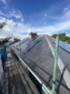 Команда опытных руферов выполнит любые работы с вашей крышей. - Repairs - new roof - Sofit, Fascia - guttering, pipes - lead works - velux windows installing - solar panels installing - grp roof - felt Speak Ua Eng Ru image 0