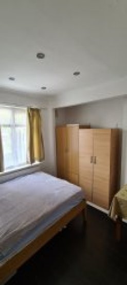 Двухместная комната в аренду в Dagenham RM8 ринггитов 150 фунтов стерлингов + депозит за одну неделю. image 2
