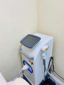 Beauty room for rent in Central London. House of Hair salon looking for Beauty therapist who wants to growth their business and bring it to the heart of London City to where their clients are .We have a latest Laser, HIFU and Vein removal machines by 3DLipo brand. Amazing opportunity in beauty business! image 2