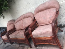 Продаётся мягкий диван и два мягких кресла для сада image 0