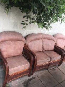 Продаётся мягкий диван и два мягких кресла для сада image 1