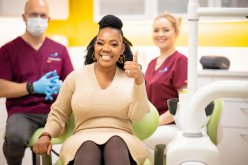 В современной клинике Denta Clinic, наши опытные и квалифицированные стоматологи предоставляют высококачественное лечение зубов: хирургические процедуры, гигиену, зубные имплантаты, косметическую и ортодонтическую помощь, в приятной и спокойной обстановке. image 5