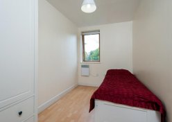 Specious two double bedroom flat for rent in Bethnal Green, E2, London two bathrooms large open plan living room and kitchen secured and gates private development. With local parks, schools nursery. Very central location, walking distance to Bethnal Green Underground and Stepney Green underground stations. ...