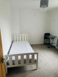 A double room for one person is rented out in a sparsely populated building. Hanwell area, W7 1PA. Good transport interchange. image 0