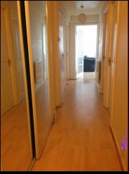 Large double room Canary Wharf (5-10 min walk away station) E14 Available from 01.04.2024 £225 pw +(deposit) Double room in a nice, bright and spacious flat. All bills are included. It is a 3 bedroom flat, 2 professionals live there. It has a big living room, separate kitchen. ... image 2