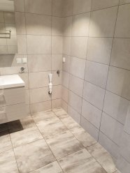 Quality reliable friendly tiler, free estimates. Bathrooms, kitchens, conservatories, steps, repairs. I work with a fitting team and can supply materials at extremely competitive prices. ...